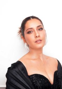 raashi khanna 12